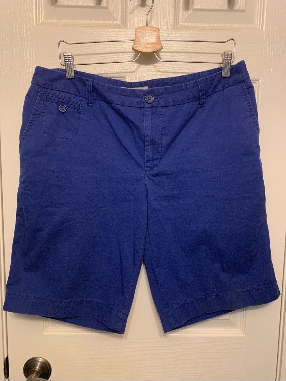 Liz Claiborne Women’s Cargo Shorts in Royal Blue